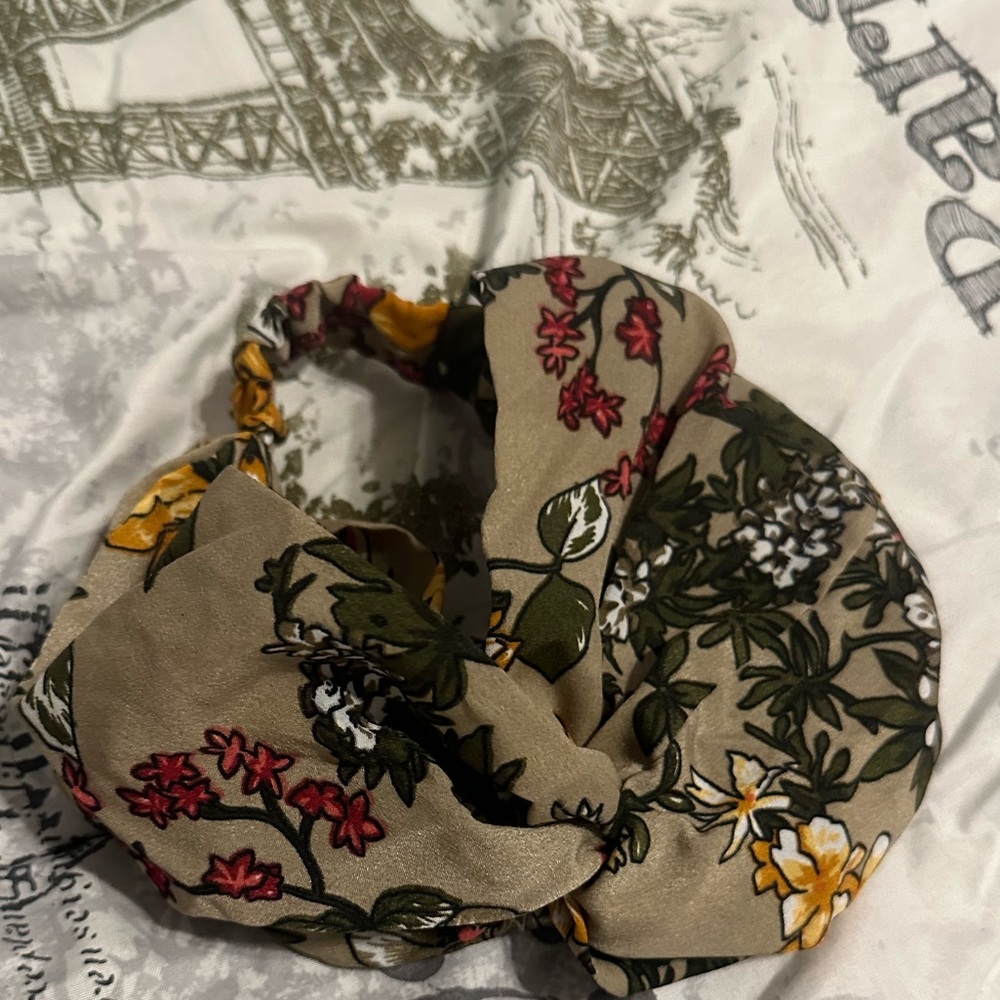 Hair accessories - Picture 8 of 14